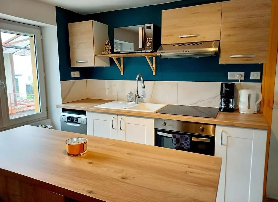 רואן La Rochette Studio Et Appartement Avec Jacuzzi Rooftop Balcon Cour Interieure 0*,  צרפת