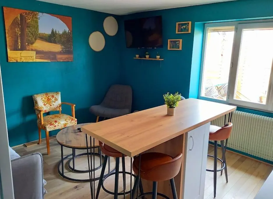 רואן La Rochette Studio Et Appartement Avec Jacuzzi Rooftop Balcon Cour Interieure 0*,