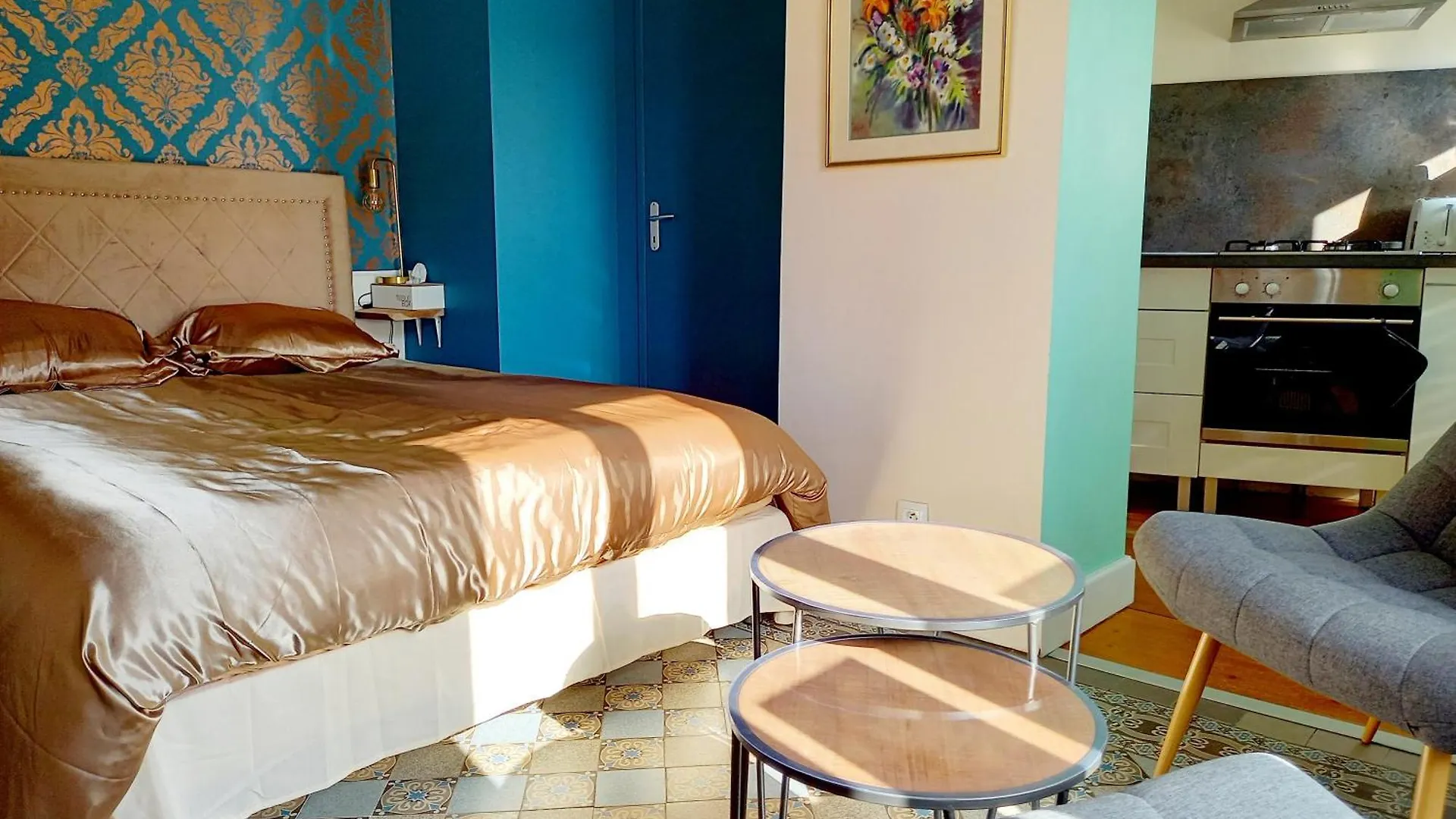 רואן La Rochette Studio Et Appartement Avec Jacuzzi Rooftop Balcon Cour Interieure דירה
